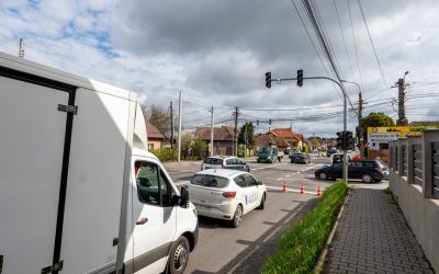 Haos în trafic, chiar din prima zi: Un nou semafor blochează totul