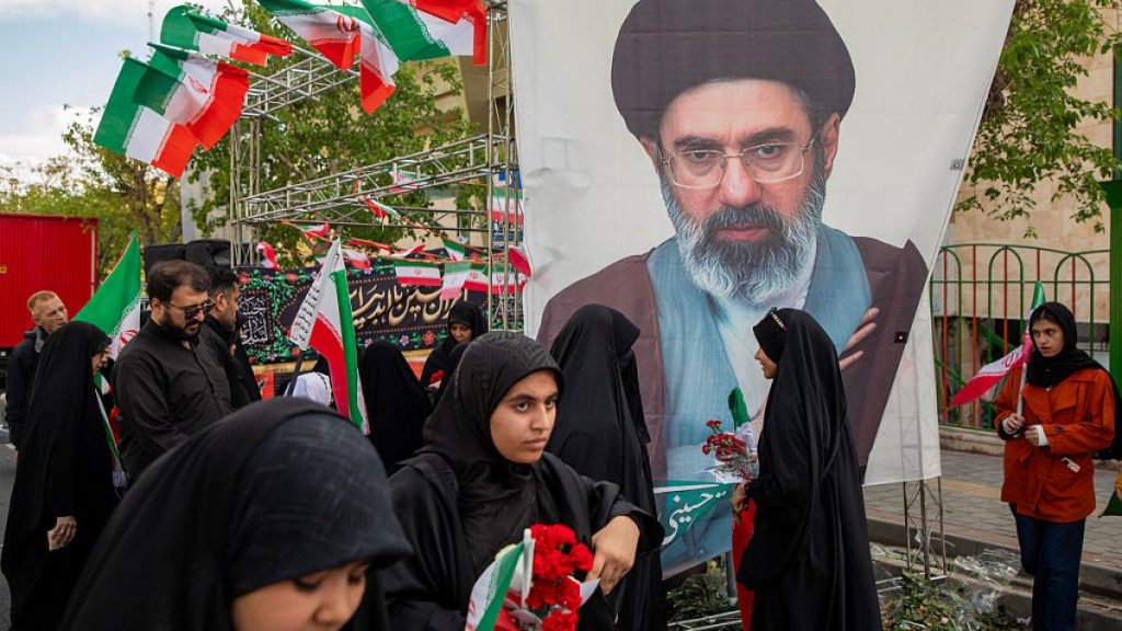 Noi detalii despre starea lui Mojtaba KHAMENEI: Descris ca „janbaz” de televiziunea de stat