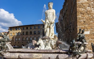 Femeie, AȘEZATĂ pe Neptun în Florența: A încercat să-l „verifice”!