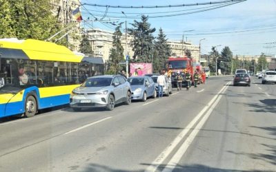 Șoferiță din Ploiești, accident în lanț: Trei persoane, la spital