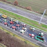 Blocaj în Irlanda: Fermierii paralizează țara, benzinăriile fără combustibil