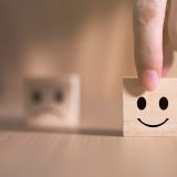 Frazele-capcană: Ce spun mereu oamenii nefericiți?