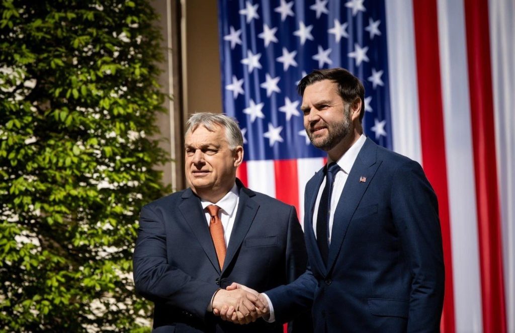 Vicepreședintele american a criticat amestecul „rușinos” al UE în alegerile din Ungaria VICEPREȘEDINTELE Statelor Unite ale Americii a criticat, marți, la Budapesta, ceea ce a numit un amestec „rușinos” al Uniunii Europene în procesul electoral din Ungaria