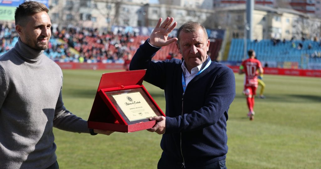Oțelul Galați și Hermannstadt se înfruntă într-un meci crucial din play-out-ul Superligii, cu Dorinel Munteanu revenind pe terenul unde a cunoscut succesul ca antrenor