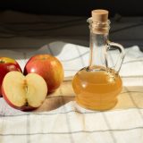 Oțetul de mere, secretul ieftin și eficient împotriva înțepăturilor