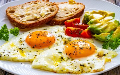 Uite trucul genial pentru ouă ochiuri perfecte: Folosește… Un obiect!