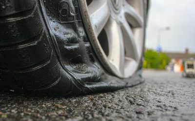 Schimbarea roții: Ți-e frică să nu fii atacat? Sfaturi vitale!