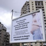 Panouri anti-cezariană în București: Cine plătește și reacția Colegiului Medicilor