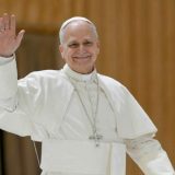 Papa Leon condamnă tiranii care fac ravagii: „Mână de oameni!” în Camerun