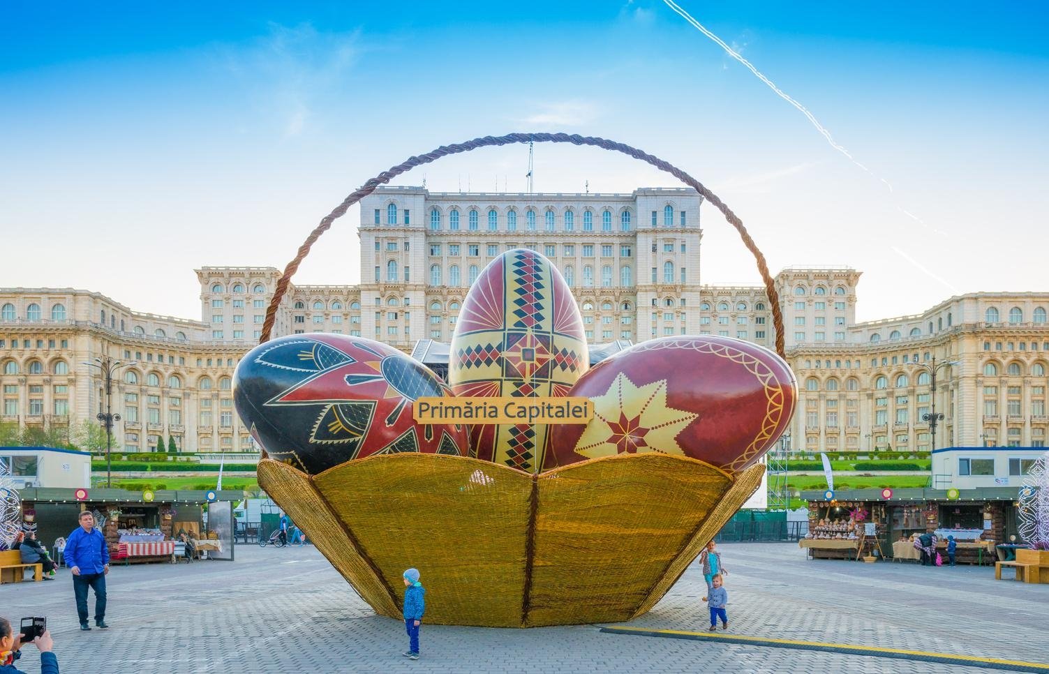 Ce să faci de Paște în București, fără surprize Weekendul de Paște din București, cuprins între 10 și 12 aprilie 2026, aduce cu sine schimbări în programul obișnuit al evenimentelor și al locațiilor