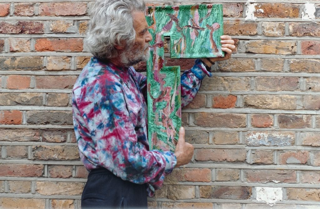 Ivan Gallery expune lucrări târzii ale artistului Paul Neagu