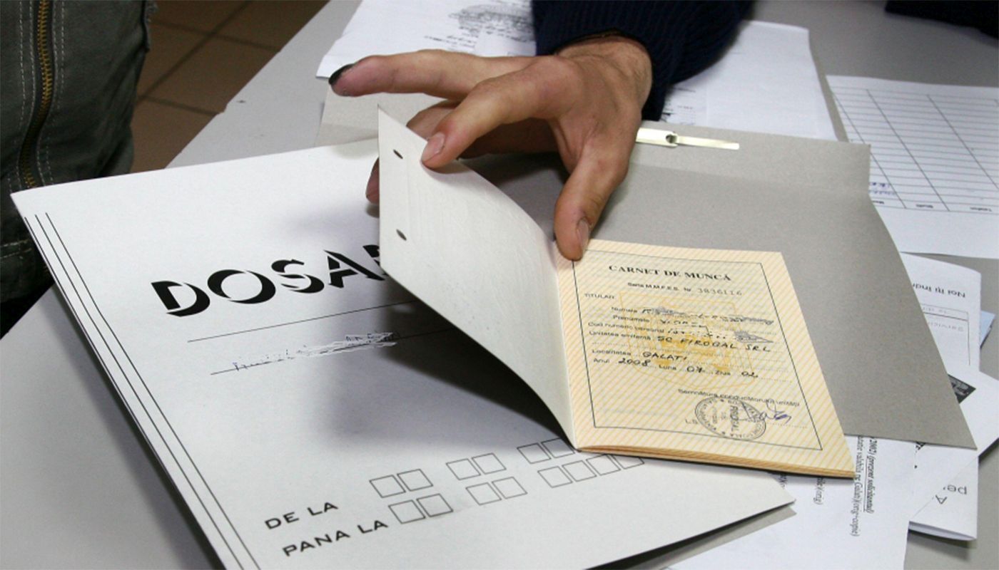 Cât primești pensie după zeci de ani de muncă pe salariul minim în România