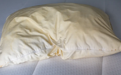 Adevărul ascuns: De ce se îngălbenesc pernele și ce riscuri ascund?