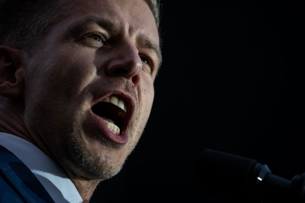 Simion, dans pe morminte. UDMR, complice la minciuni, acuză