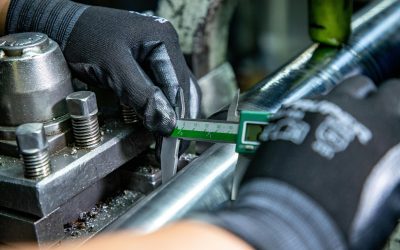 UE: Reduceri de taxe la importuri și tarife duble la oțel peste cotă