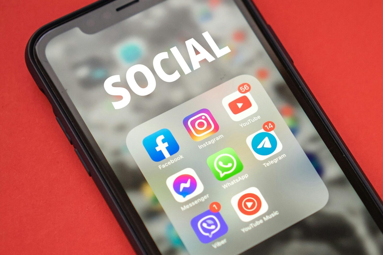 Meta, sub lupa UE: Rivalii AI, acces restricționat la WhatsApp