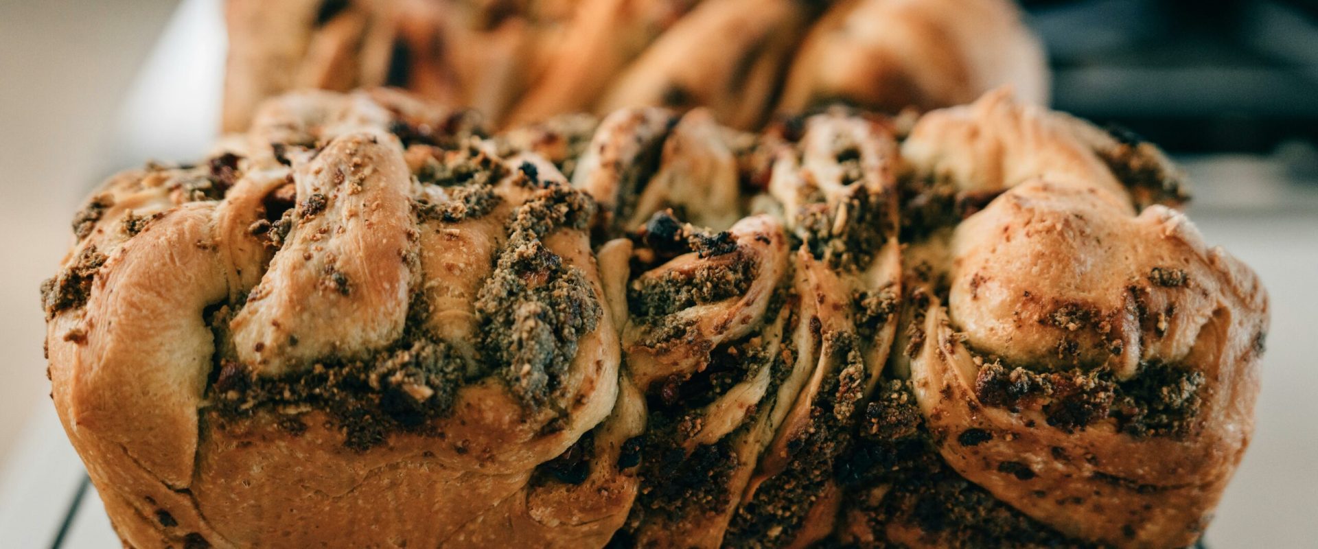 Rețeta bunicii: Cozonac pufos, vedeta de paște pe masa din România