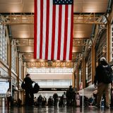 Robot industrial, genunchi bionic și meteorit din 1576: Comorile pierdute prin aeroporturile americane