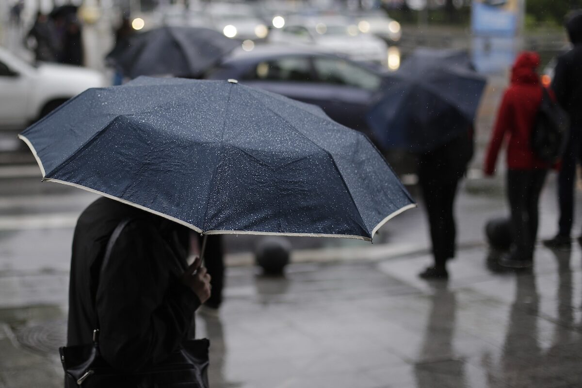Temperaturi mari în București, dar vin ploile sâmbătă