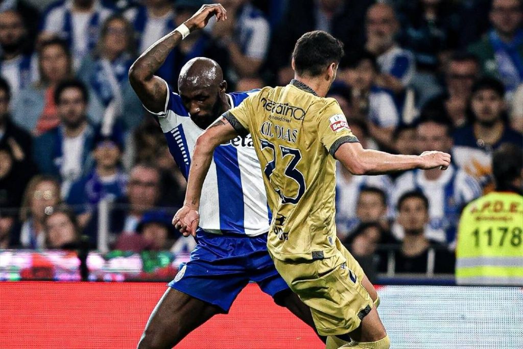 FC Porto, Egal acasă cu Famalicão: Lupta pentru titlu se încinge în Portugalia Echipa de fotbal FC Porto a înregistrat astăzi al treilea egal pe teren propriu în cadrul primei ligi portugheze, după un meci disputat împotriva formației Famalicão