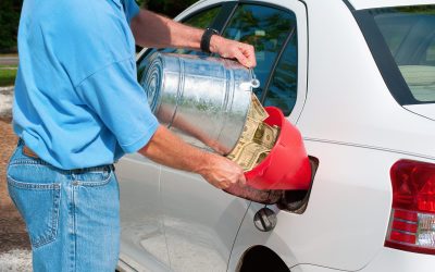 Prețurile carburanților au pus din nou România pe jar, la începutul lui aprilie 2026, cu benzina și motorina apropiindu-se de pragul psihologic