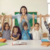 Profesor debutant, umilit de salariu: Câștigă sub un casier în România