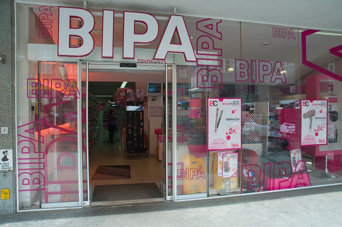 Retailerul de produse de îngrijire personală și cosmetice BIPA își extinde prezența în România, vizând o serie de orașe din țară, inclusiv Pitești, Giurgiu, Târgoviște, Sânpetru, Slobozia și sectorul 4 din București