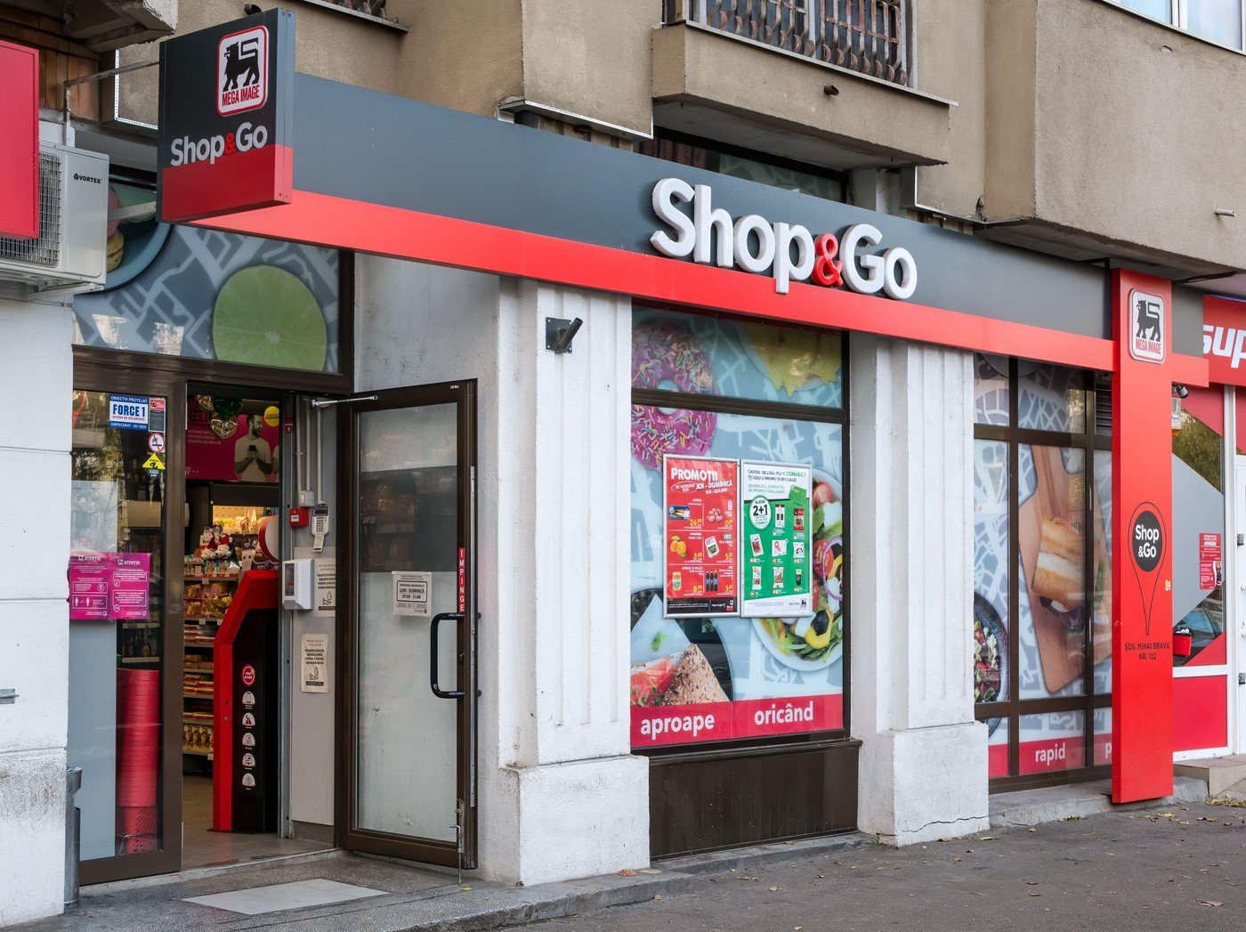 Un anunț important pentru clienții Mega Image: programul magazinelor și al livrărilor la domiciliu va fi modificat în perioada sărbătorilor de Paște