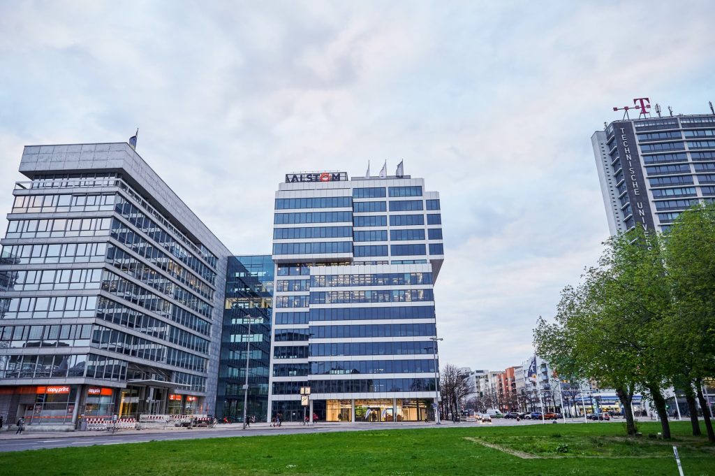 Acțiunile unei companii mari din România, în picaj liber la bursă