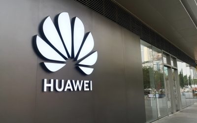Huawei, mare lovitură: Noul telefon pliabil le dă clasă lui Apple și Samsung