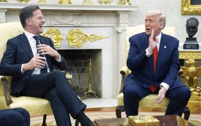 Trump, gata să-i spună lui Rutte despre retragerea SUA din NATO