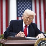 SUA negociază cu Iranul: 20 miliarde dolari cash pentru uraniu, anunță Donald Trump
