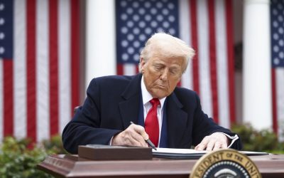 SUA negociază cu Iranul: 20 miliarde dolari cash pentru uraniu, anunță Donald Trump