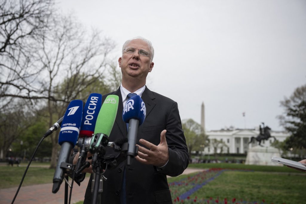 Putin își trimite omul în SUA: Întâlnire secretă cu Trump?