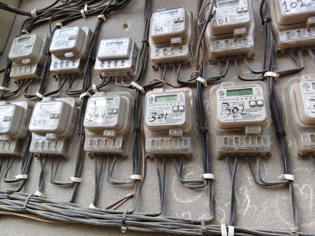 Criză energetică: O țară uriașă va opri curentul două ore pe zi