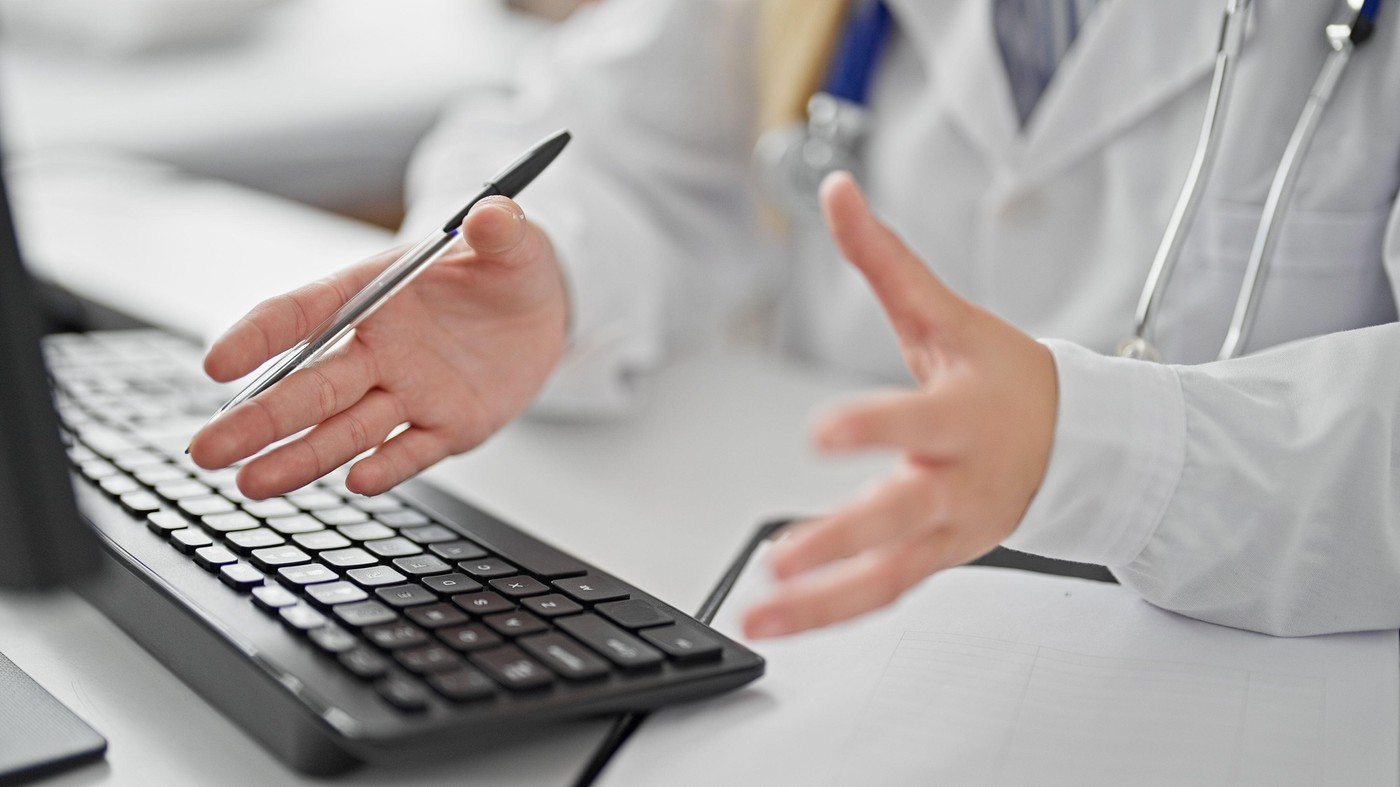 Concediul medical contează la vechimea în muncă? Când se adaugă lunile la pensie