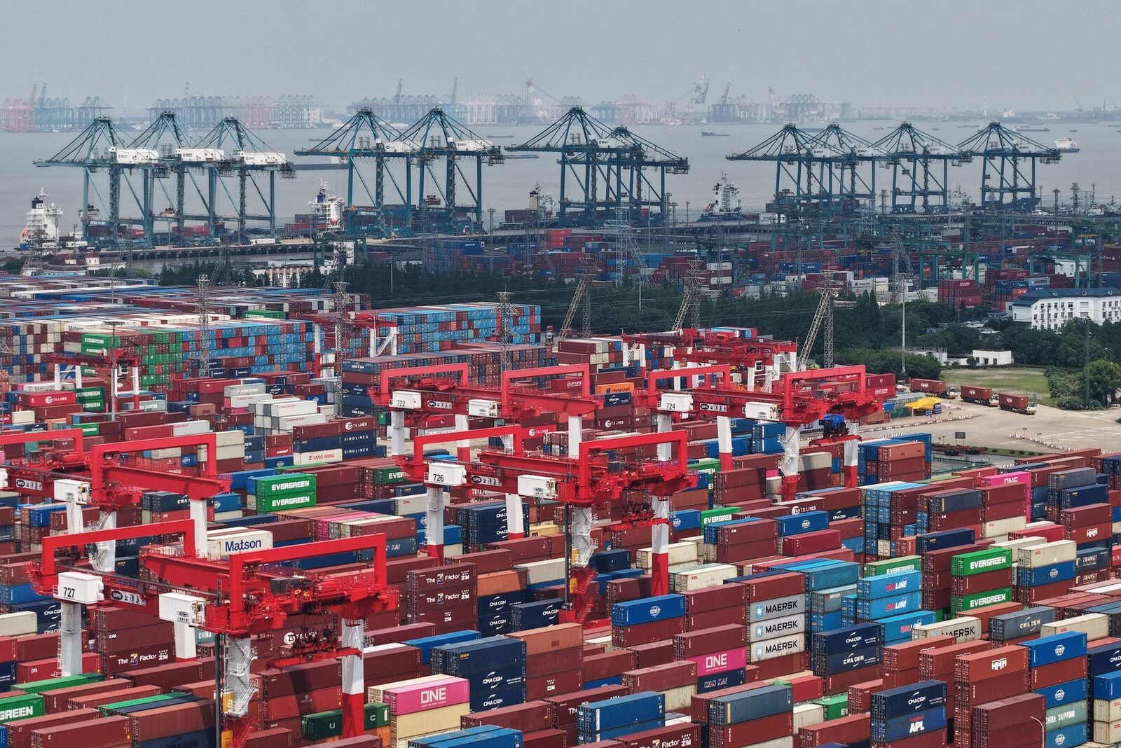 China: Exporturile, frână bruscă. Ce se întâmplă cu economia mondială?