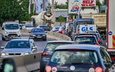 Parcul auto românesc îmbătrânește: Două treimi din mașini au peste 16 ani Situația parcului auto din România este alarmantă, cu peste două treimi din mașinile înmatriculate având o vechime de peste 16 ani