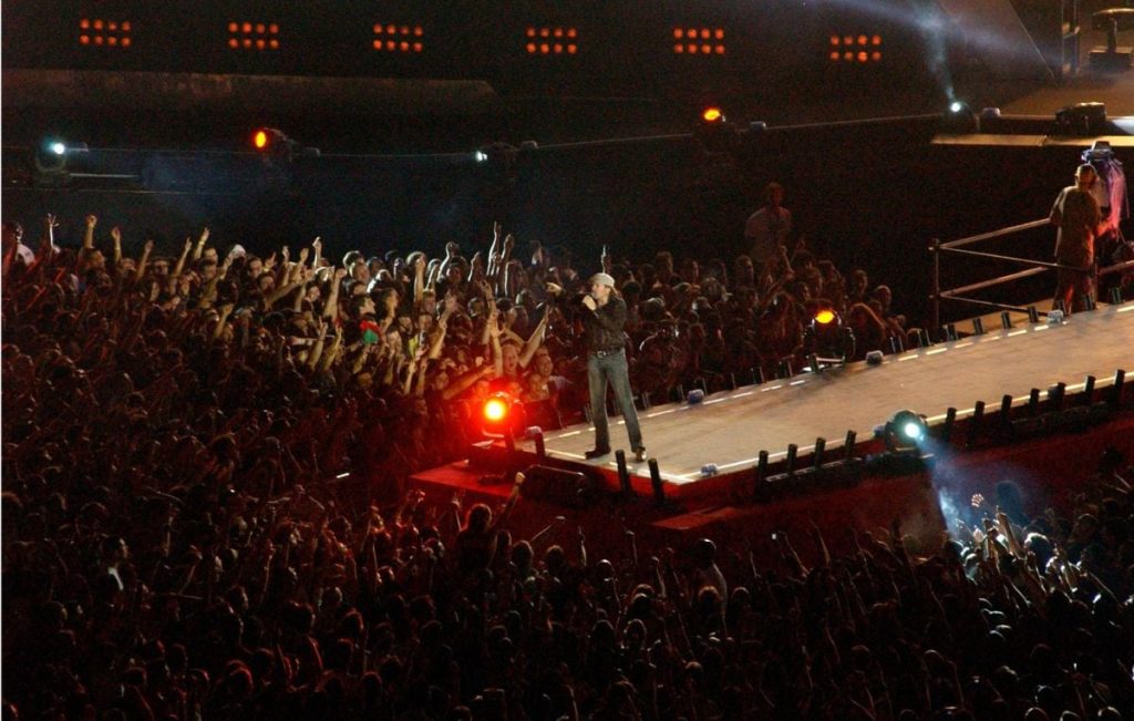 Muncitor, dat afară și amendat cu 5.000 de euro după un concert în Bari