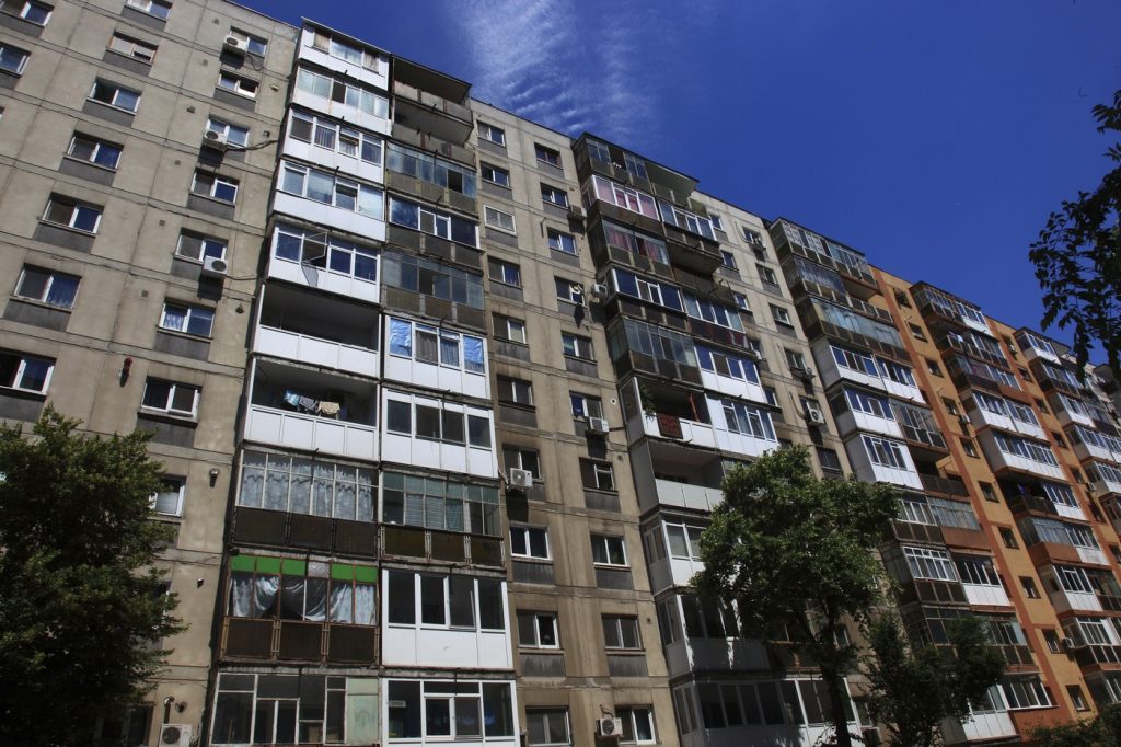 Cine răspunde de scările blocurilor vechi: Legea stă în calea renovărilor