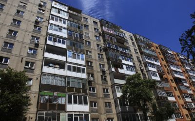 Scările blocurilor, o problemă de domeniul public: Cum trebuie să acționeze locatarii Scările de acces ale blocurilor de locuințe, deși utilizate zilnic de rezidenți, fac adesea parte din domeniul public