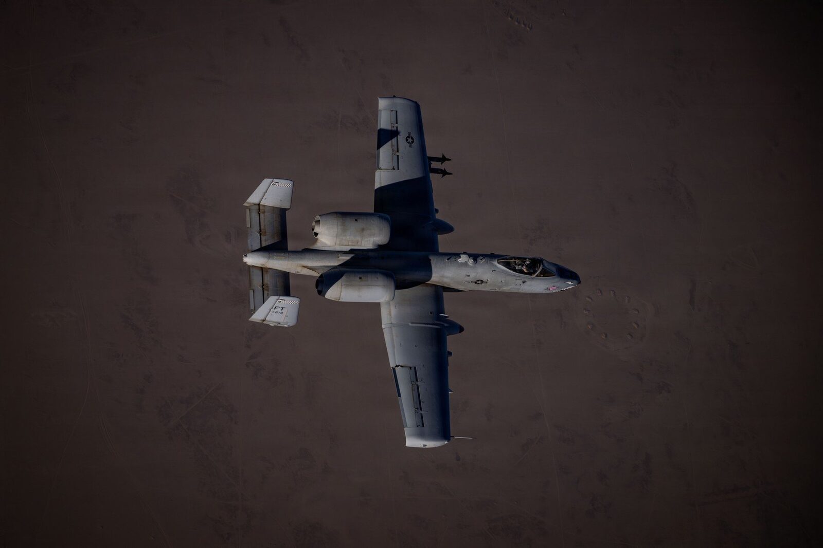 Un avion american de atac A-10 Warthog s-a prăbușit vineri în regiunea Golfului Persic, pilotul fiind salvat, în timp ce forțele iraniene au doborât un avion de vânătoare F-15E, marcând o escaladare a tensiunilor în conflictul din Orientul Mijlociu