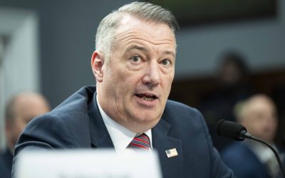 Șeful ICE, OUT în plină criză! Agenția anti-migrație, în haos după violențe