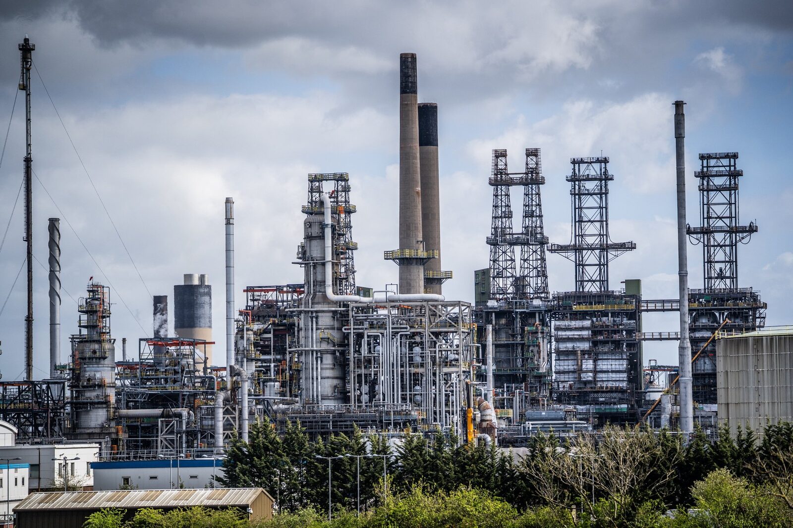 Petrolul, prăbușit de războiul cu Iranul: Lumea, 50 miliarde dolari pierderi