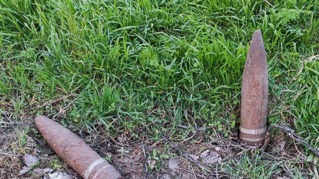 Proiectile neexplodate, descoperite într-un sat din Galați