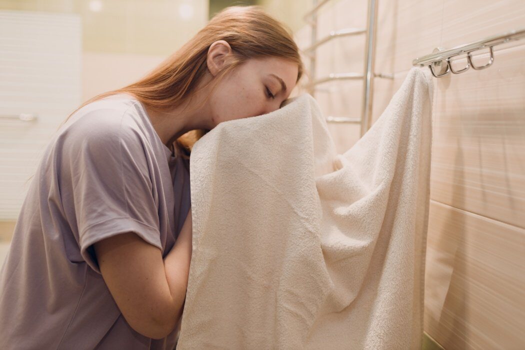 De ce miros urât prosoapele chiar după spălare? Soluții rapide și eficiente
