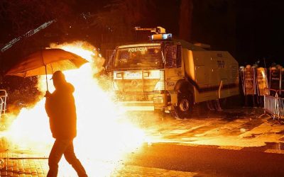 Arestări în Tirana: Scandal cu parlamentari spitalizați după proteste