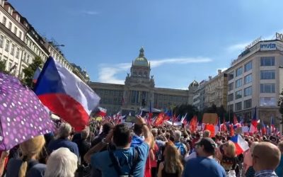 Mii de tineri, în stradă la Praga: Radioul și TV public, amenințate de tăieri