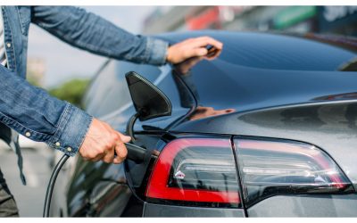 Mașinile electrice, asalt în Europa: Benzina scumpă, vânzări record