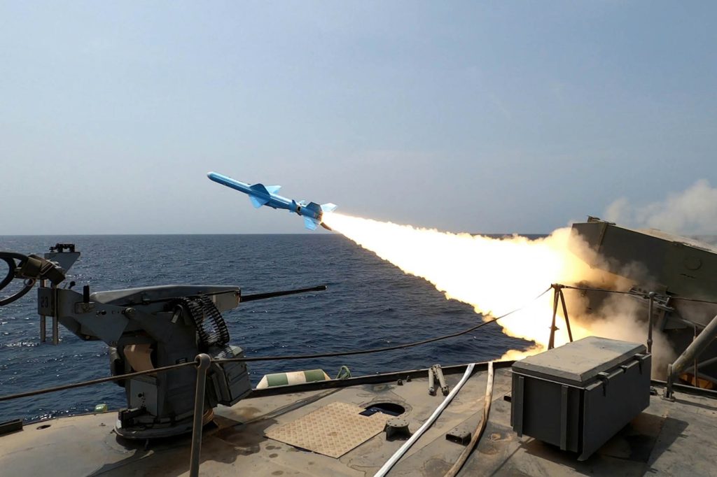 Iranul ripostează: Amenințări după atacul american asupra unei nave